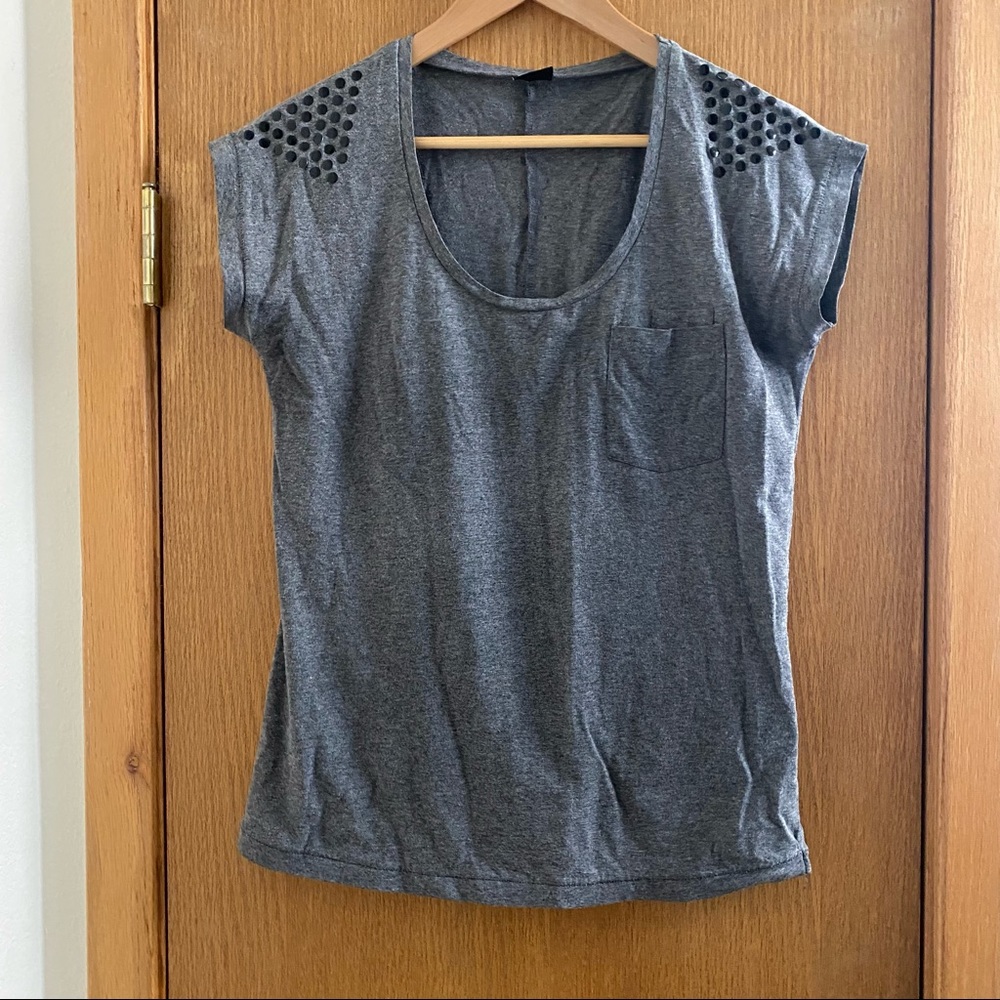 🔶 {4/$12} GINA TRICOT • Gray “Allegra Top” Cap Sleeve Tee -S